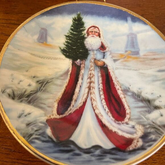 Duncan Royale Christmas Themed 1983 History of Santa Claus Mini Plates x 10 - Picture 10 of 13